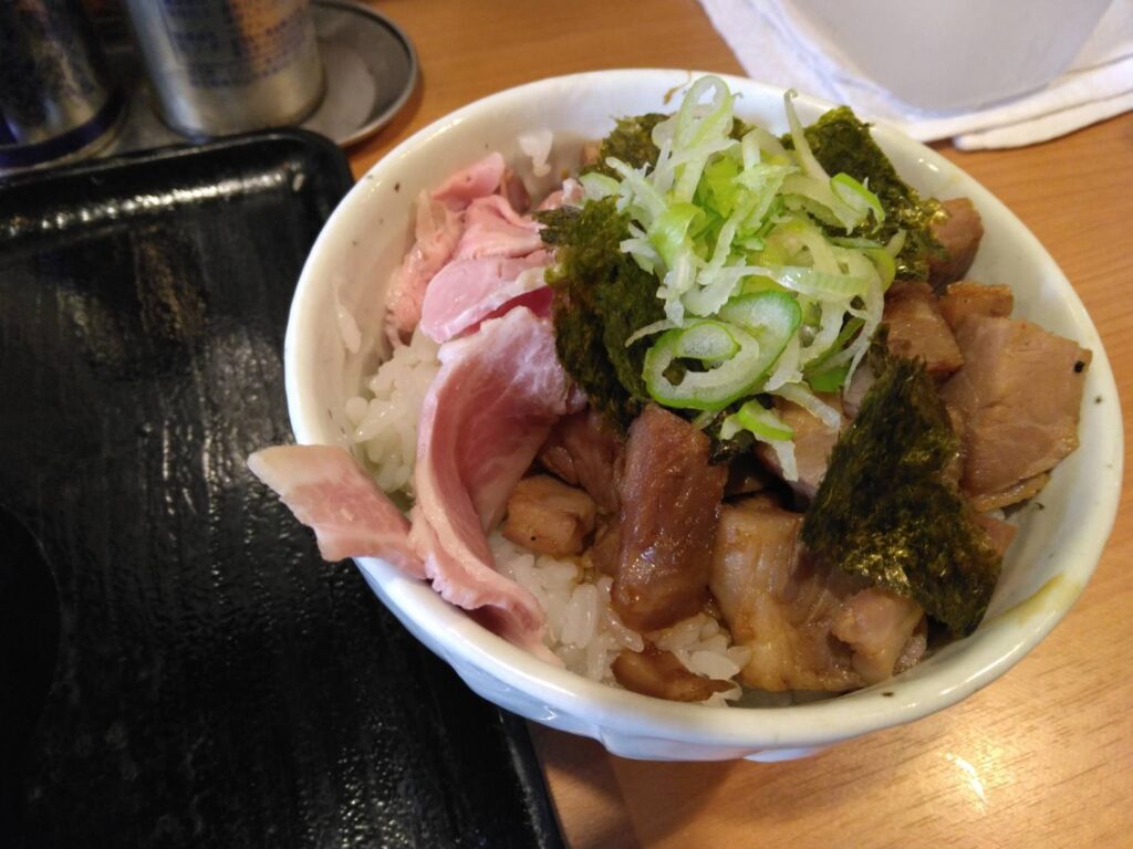 江東区亀戸、亀戸拉麺さん：チャーシュー丼